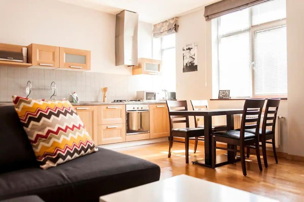 City Center 2Bdr Apartment Near Rustaveli Av. Tbilissi Extérieur photo