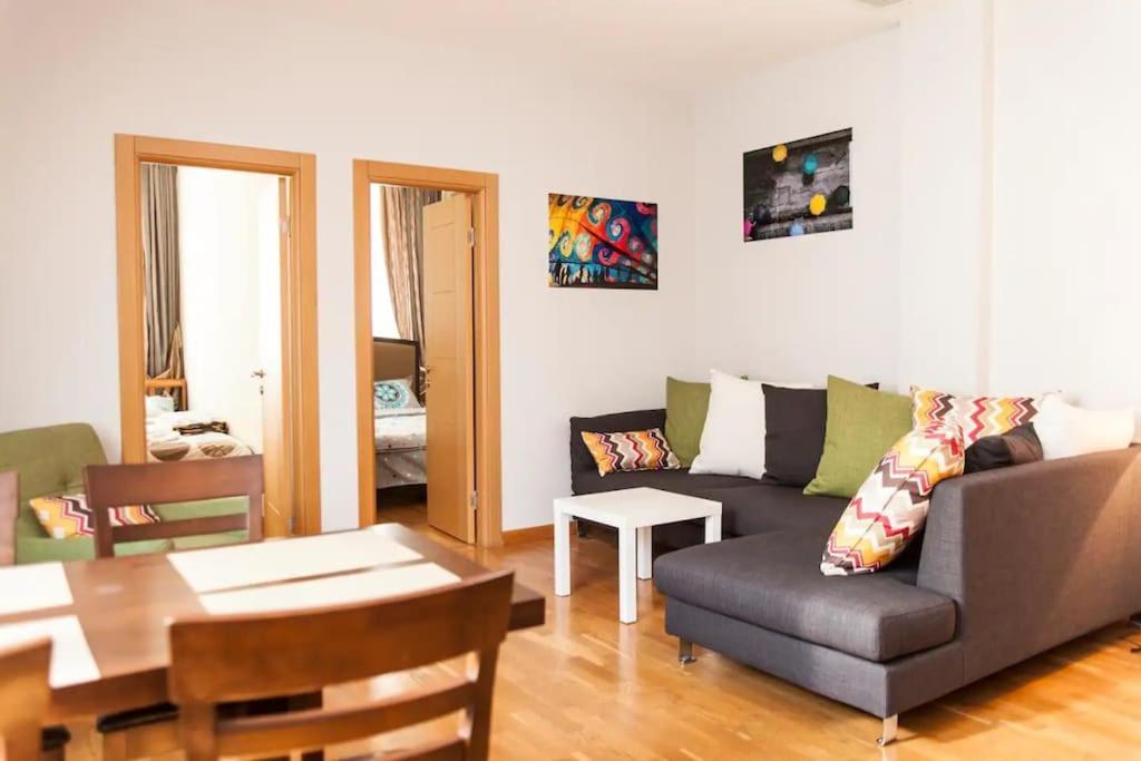 City Center 2Bdr Apartment Near Rustaveli Av. Tbilissi Extérieur photo